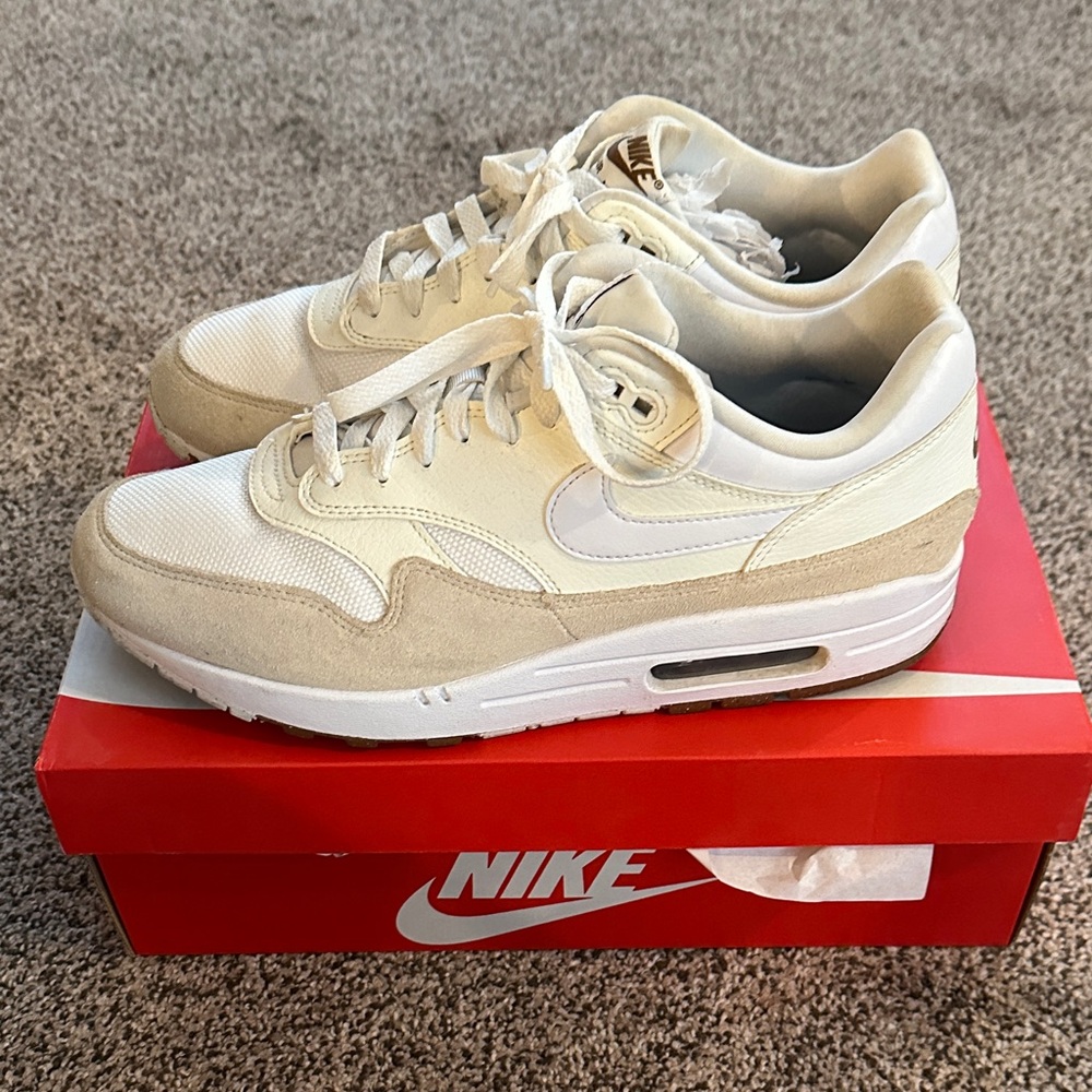 Nike Air Max in White and Tan